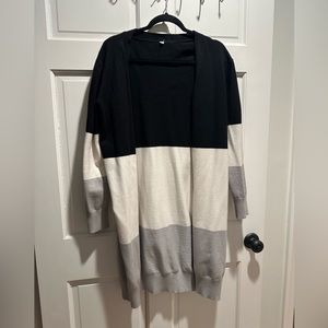 Tri-colored cardigan
